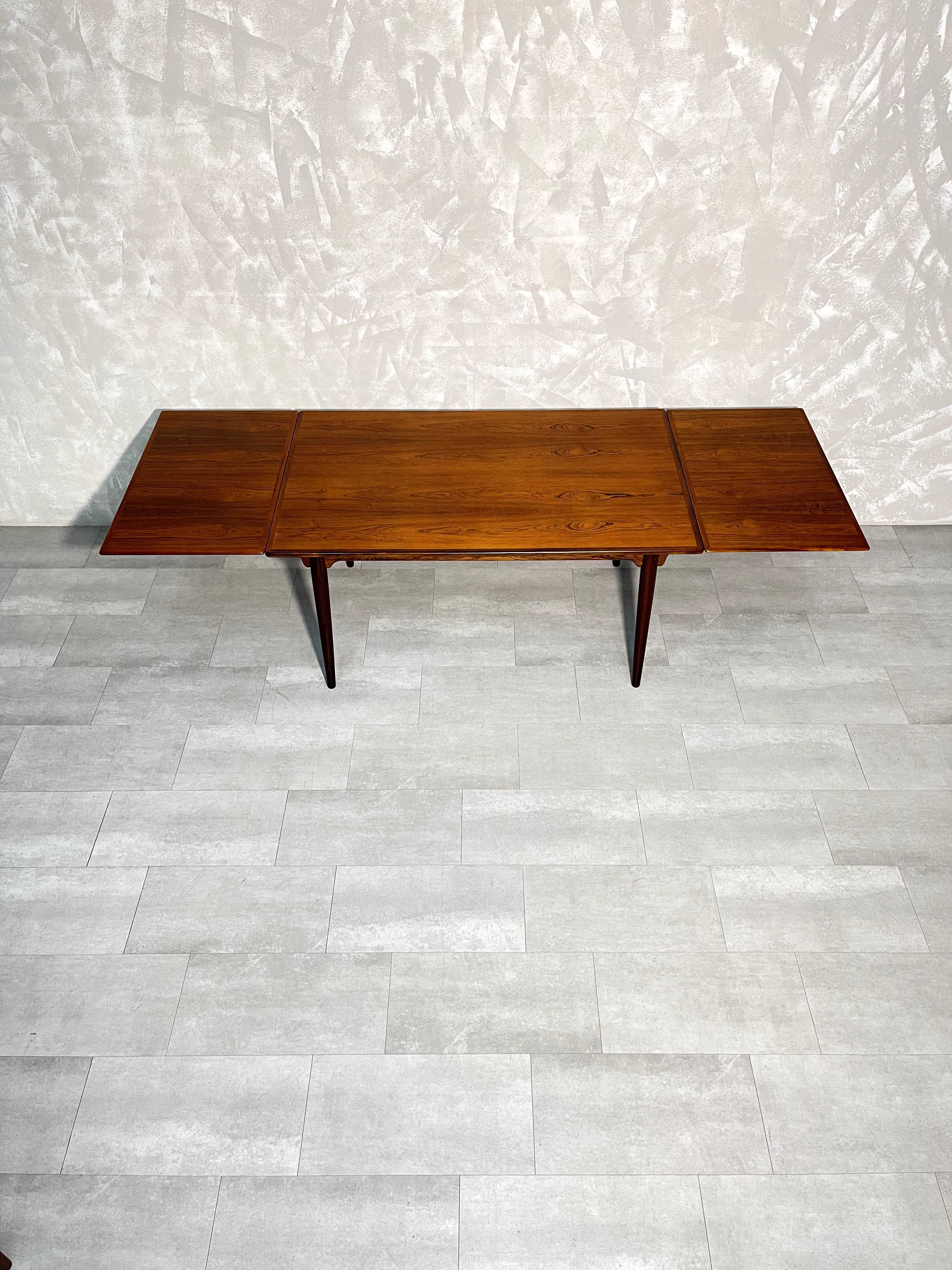 Mesa de jantar Gunni Omann em pau santo
