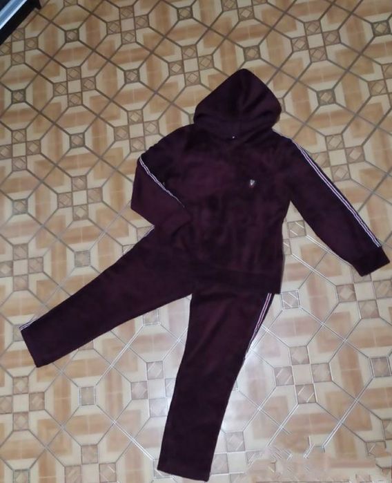 Велюровий спортивним костюм