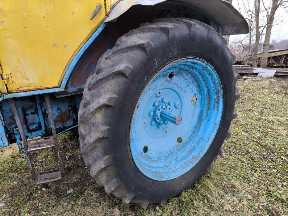 Трактор ЮМЗ-6 1981 року, з документами, справний.