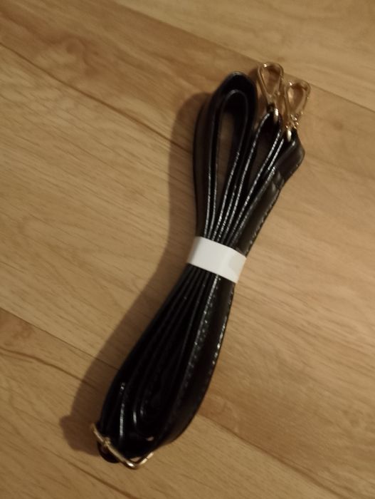 Nowa pikowana torebka listonoszka czerwona typu worek