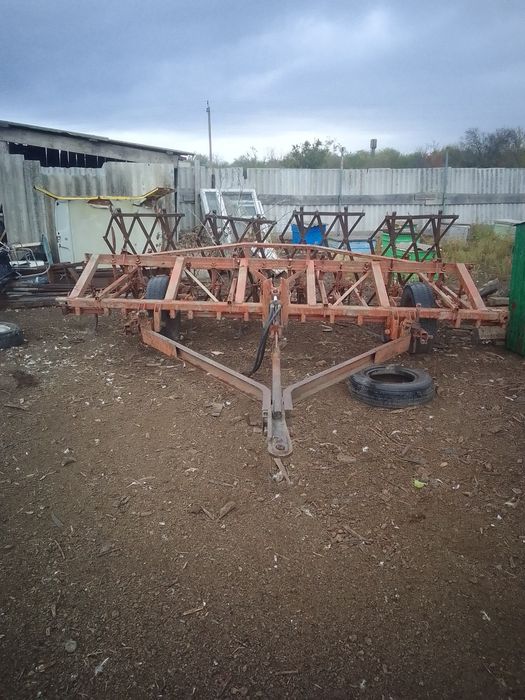 Продається,культиватор,плуг 3 корпусний ,дискова борона