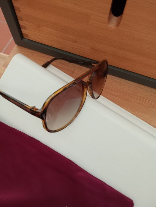 Óculos de sol Gucci como novos pouco uso