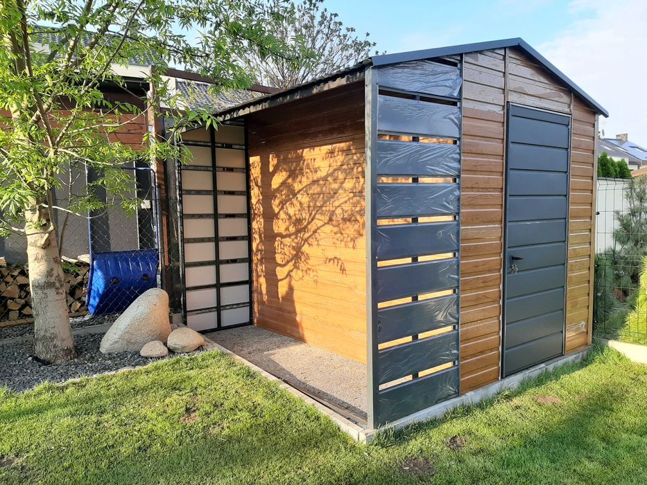 Drewnopodobny Domek do Ogrodu z Wiatą