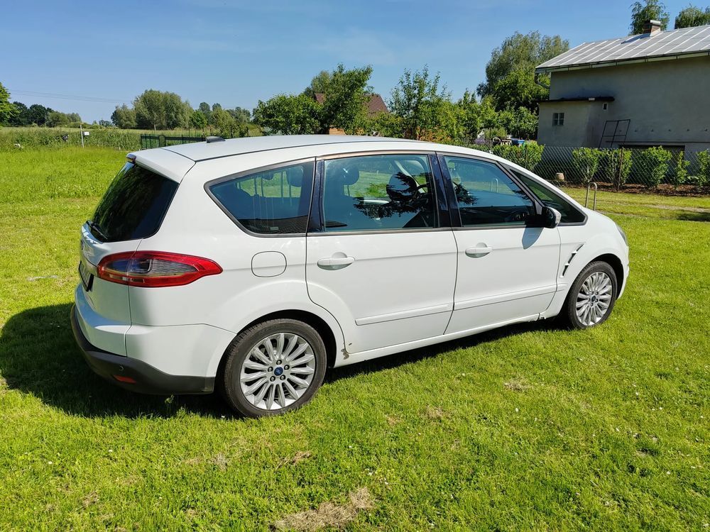 Ford S-Max Rodzinny, oszczędny, pojemny.
