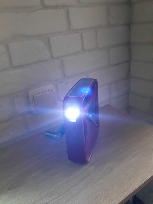 Зарядное с динамо и солнечной панелью радио Eton Красный Крест США