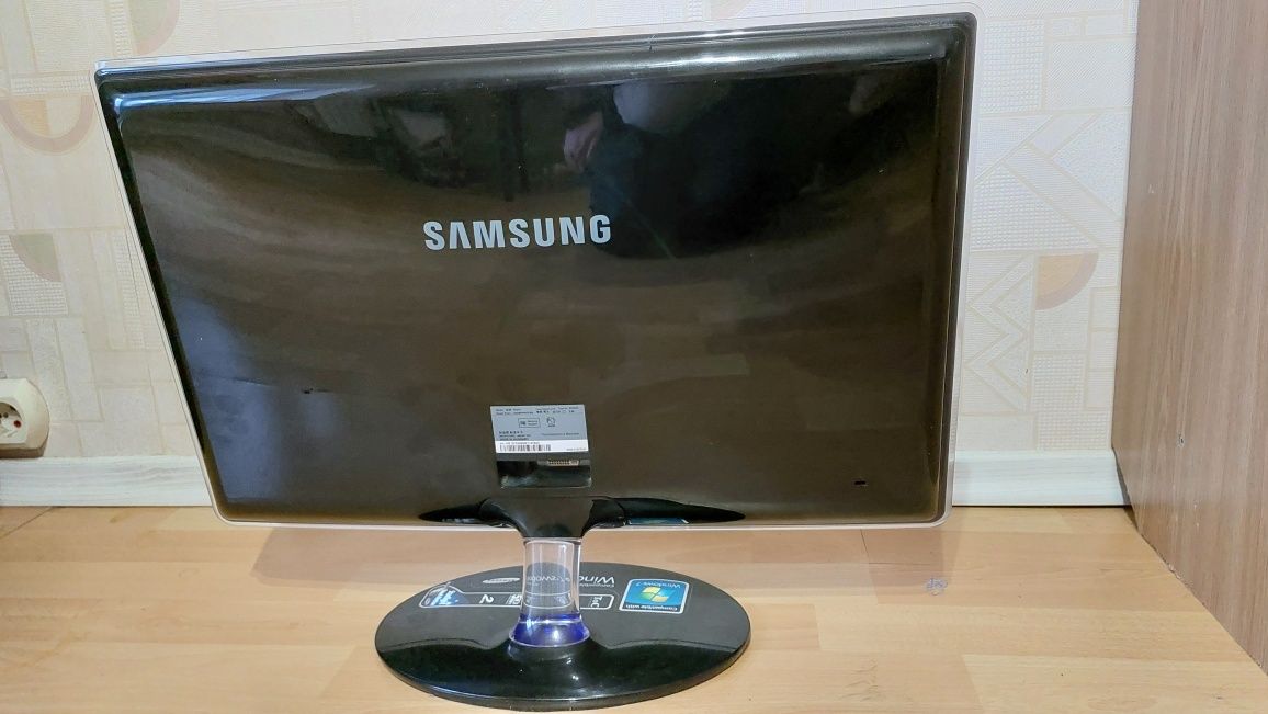 Монитор 23" Samsung SM P2370 LS23EFHKFV Black