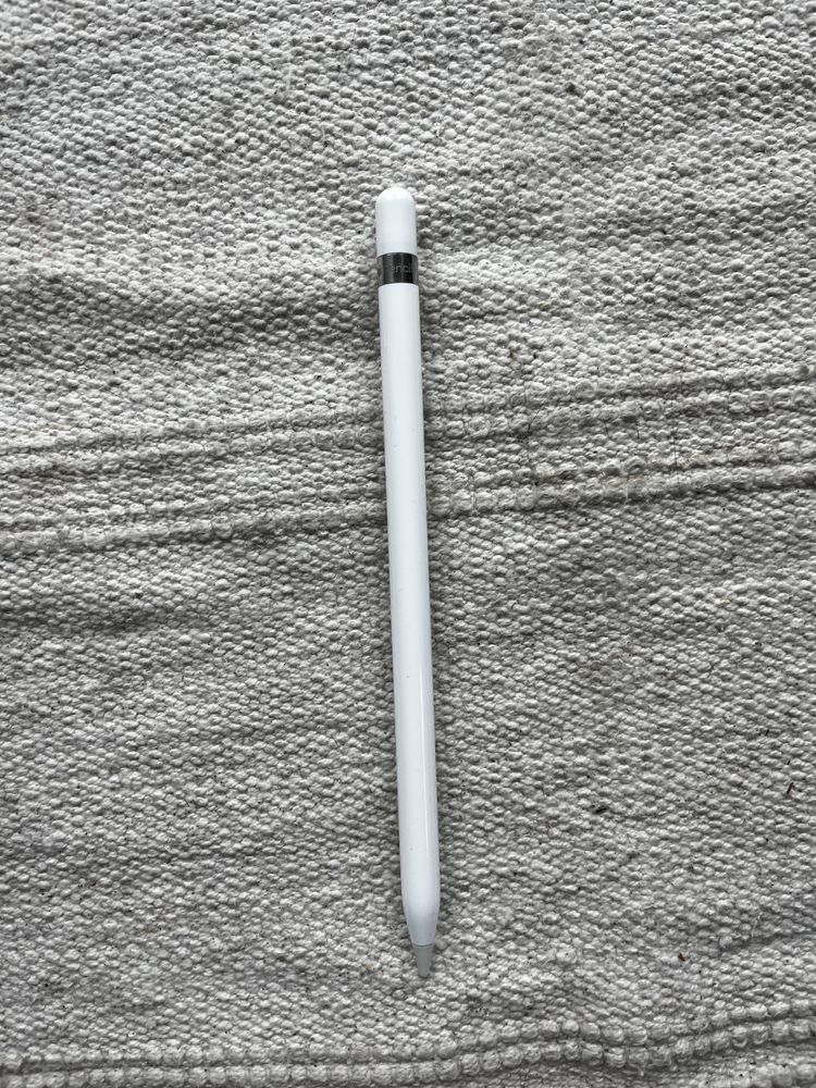 Ipad gen 7 32gb klawiatura apple pencil idealne dla studenta