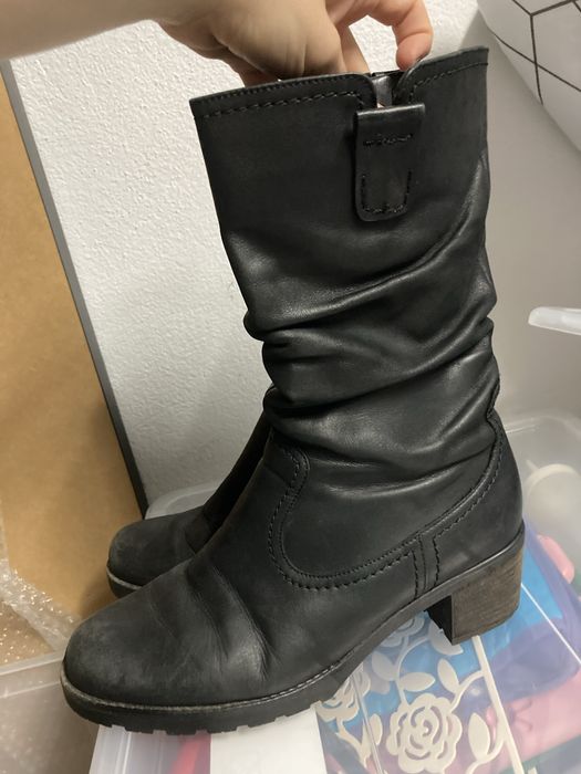 Bota em couro com interior acolchoado, bem quente para o inverno