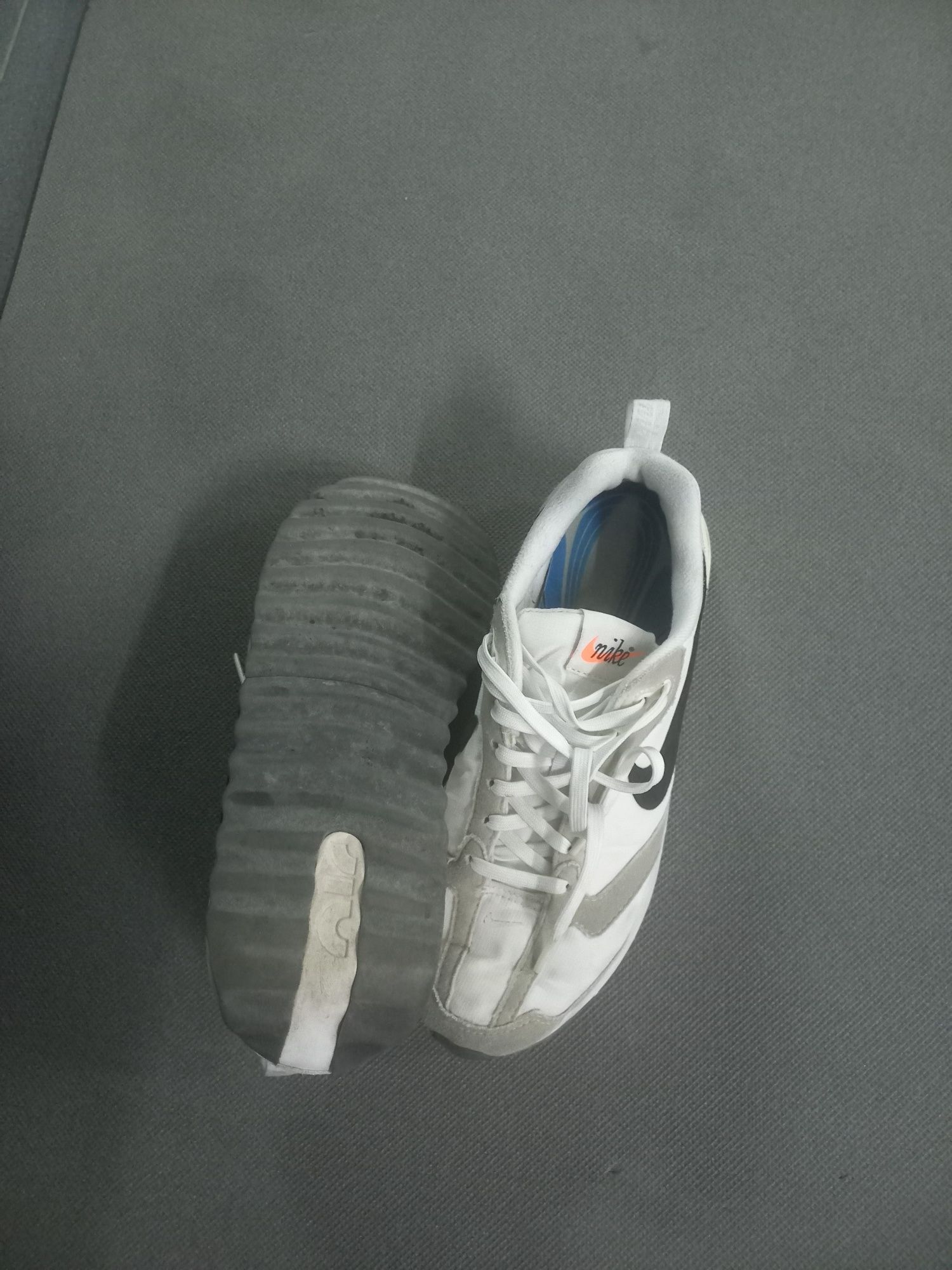 Ténis de senhora NIKE tamanho 39