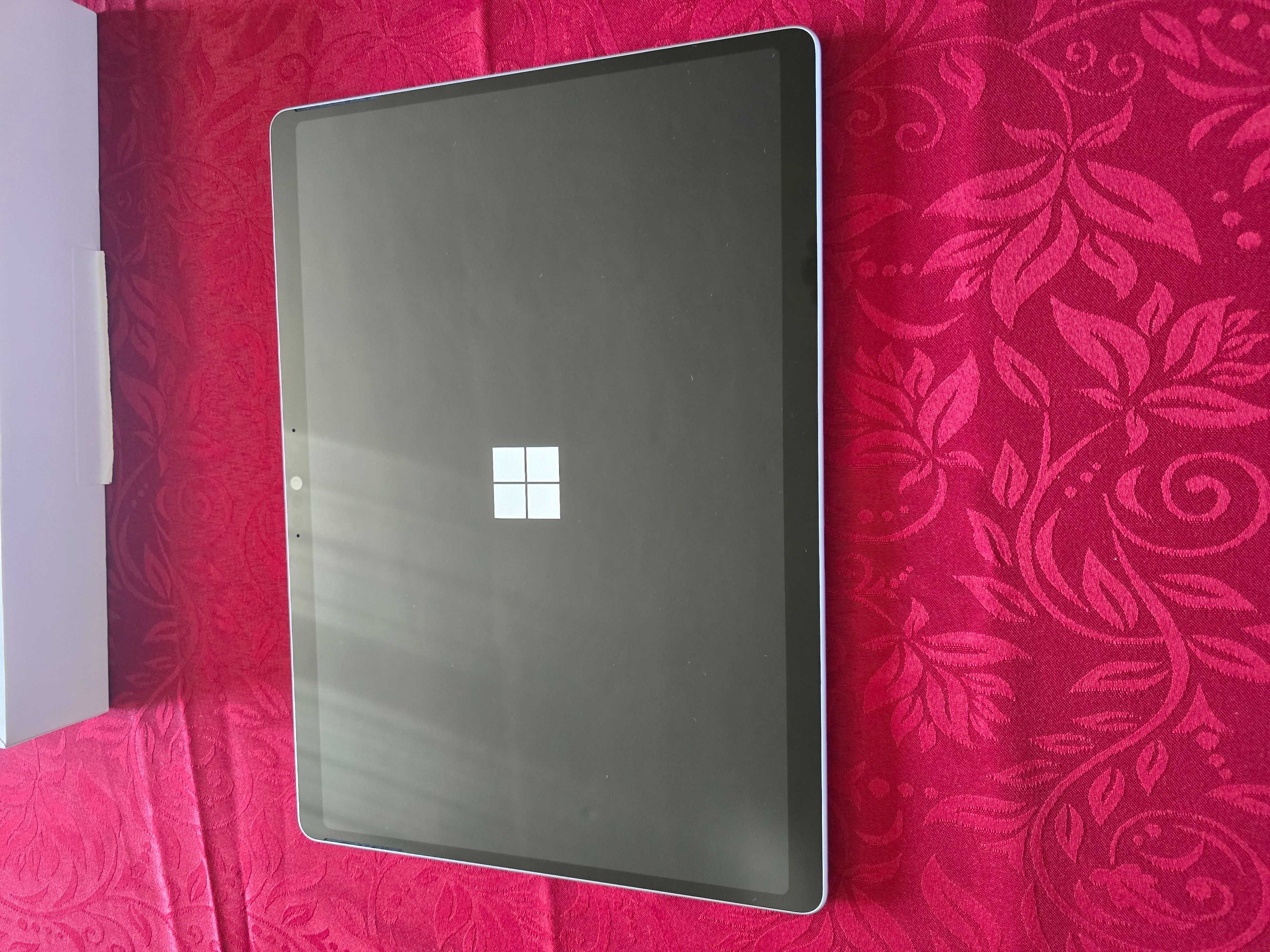 Surface Pro 11 - 256GB | 16GB RAM - COMPLETO e em perfeito estado!