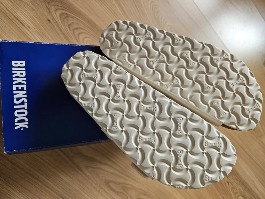 Klapki BIRKENSTOCK Arizona eggshell
Brak opinii