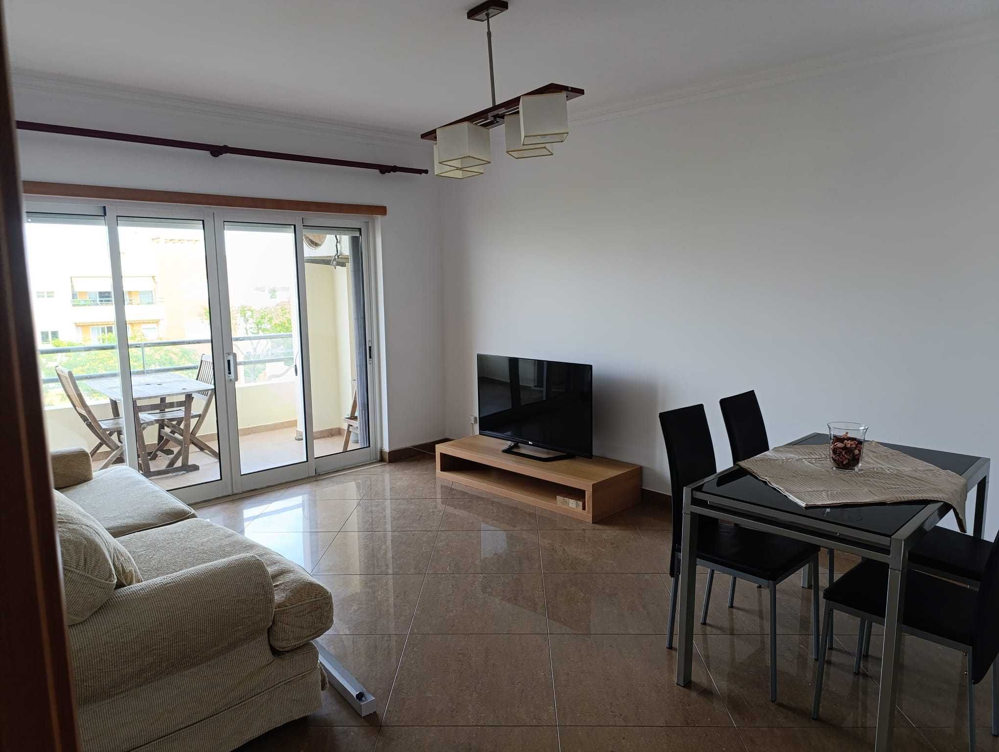 Apartamento p/ férias T3 + Terraço e BBQ + Lugar de garagem