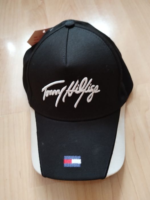 Tommy, nowa czapka bejsbolowka