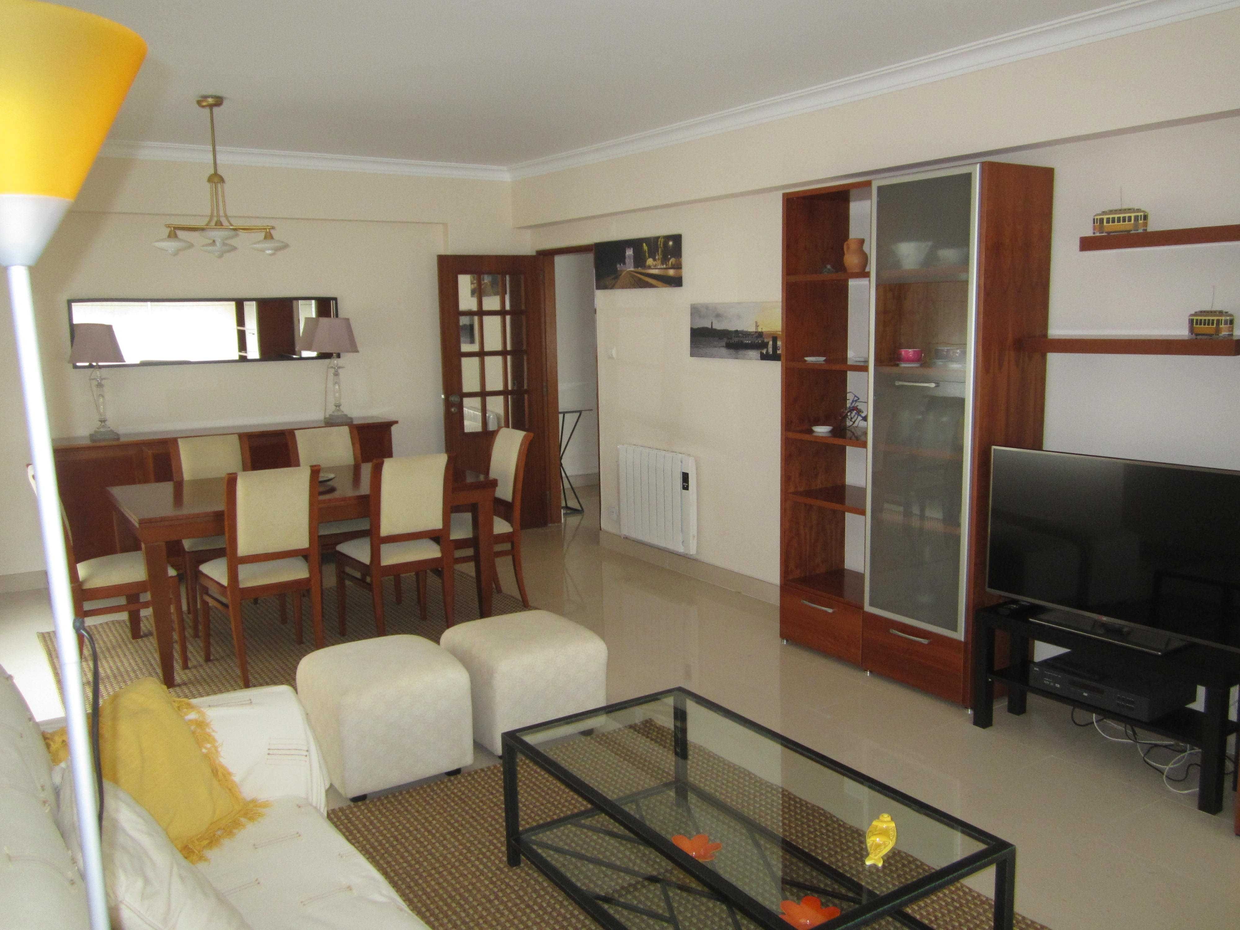 AL - Apartamento  T2 em Massamá para férias;