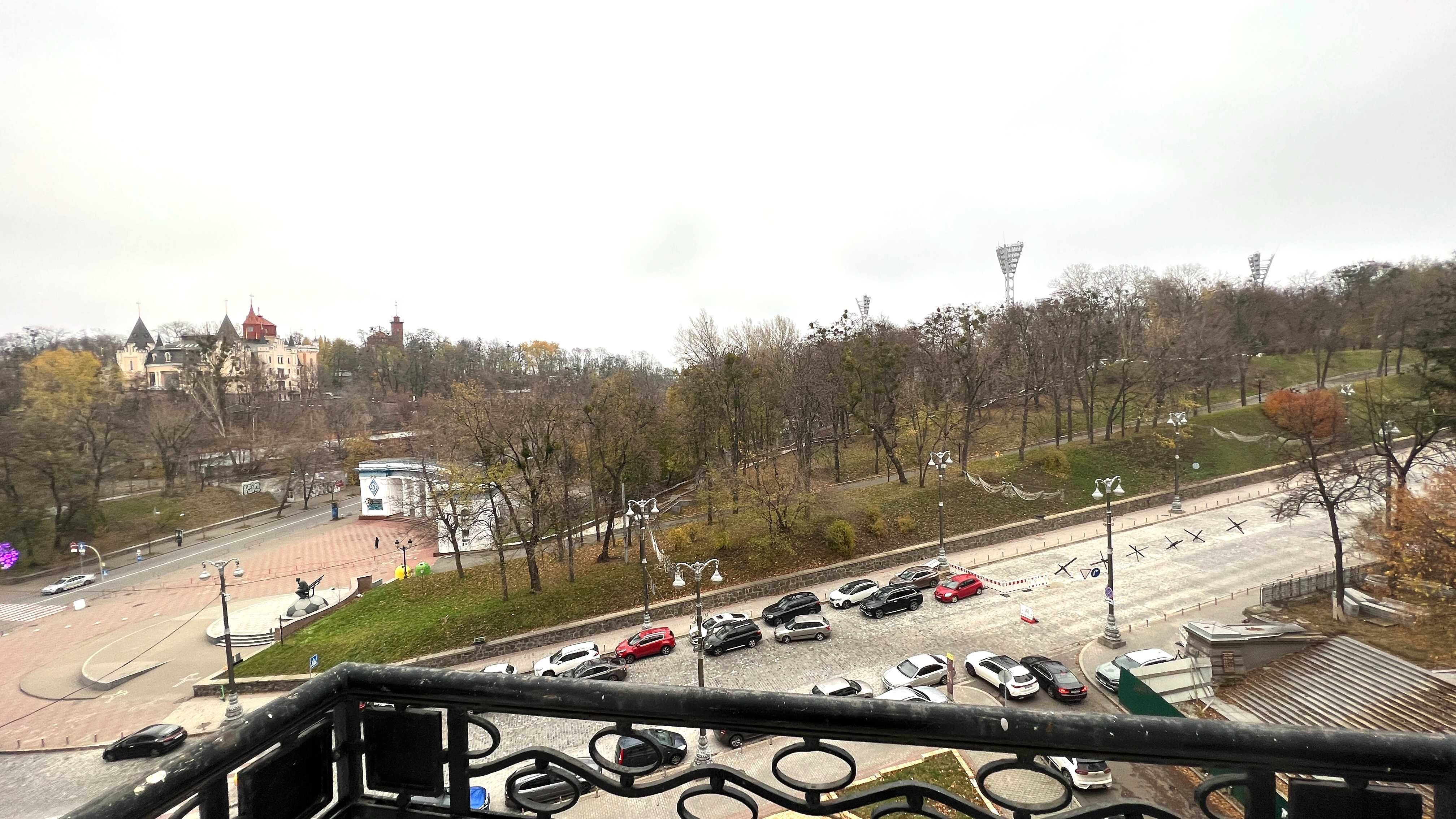 427 кв.м в БЦ в центрі Києва з панорамним видом
