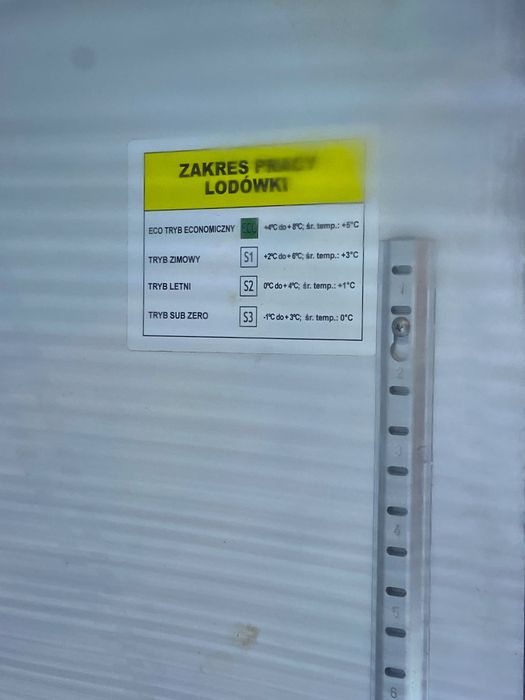 Lodówka przeszklona sklepowa barowa do piwa na napoje , używana