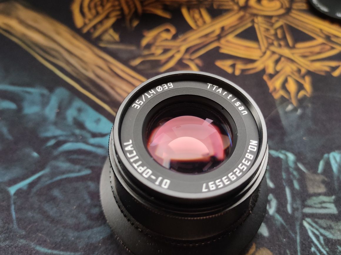 Canon R50 APS-C Bezlusterkowiec + dodatki