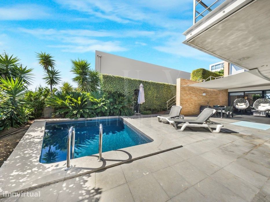 Moradia De Luxo De Arquitectura Moderna Com Vista Mar