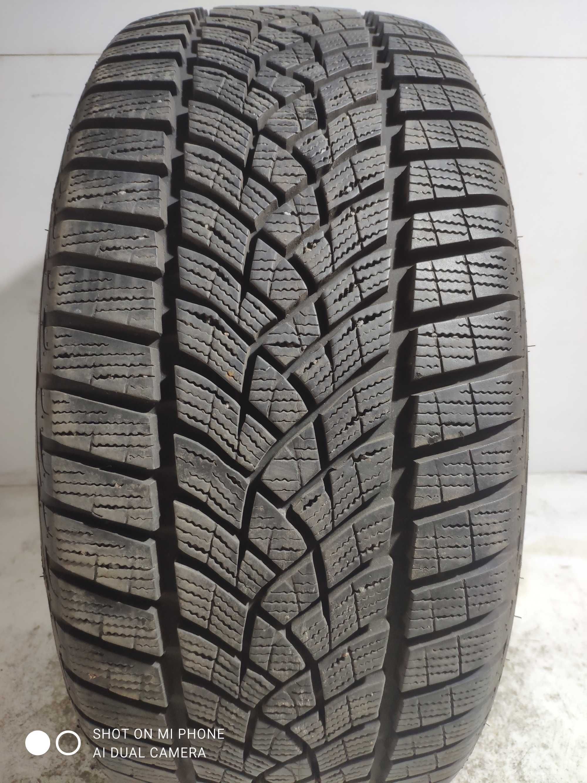 Opona Opony 225/40R18 GOODYEAR Gltra Grip Performance 92V 1szt