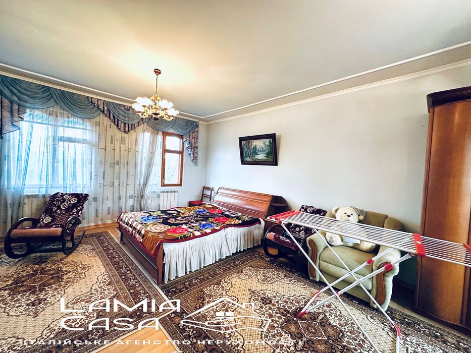 Продаж двох будинків в Годилові. 5 хв від Героів Майдану