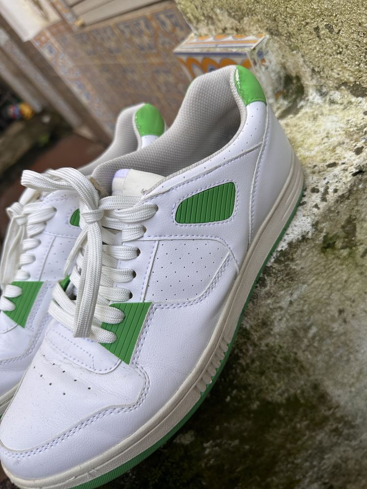 Tenis zara baranco verde