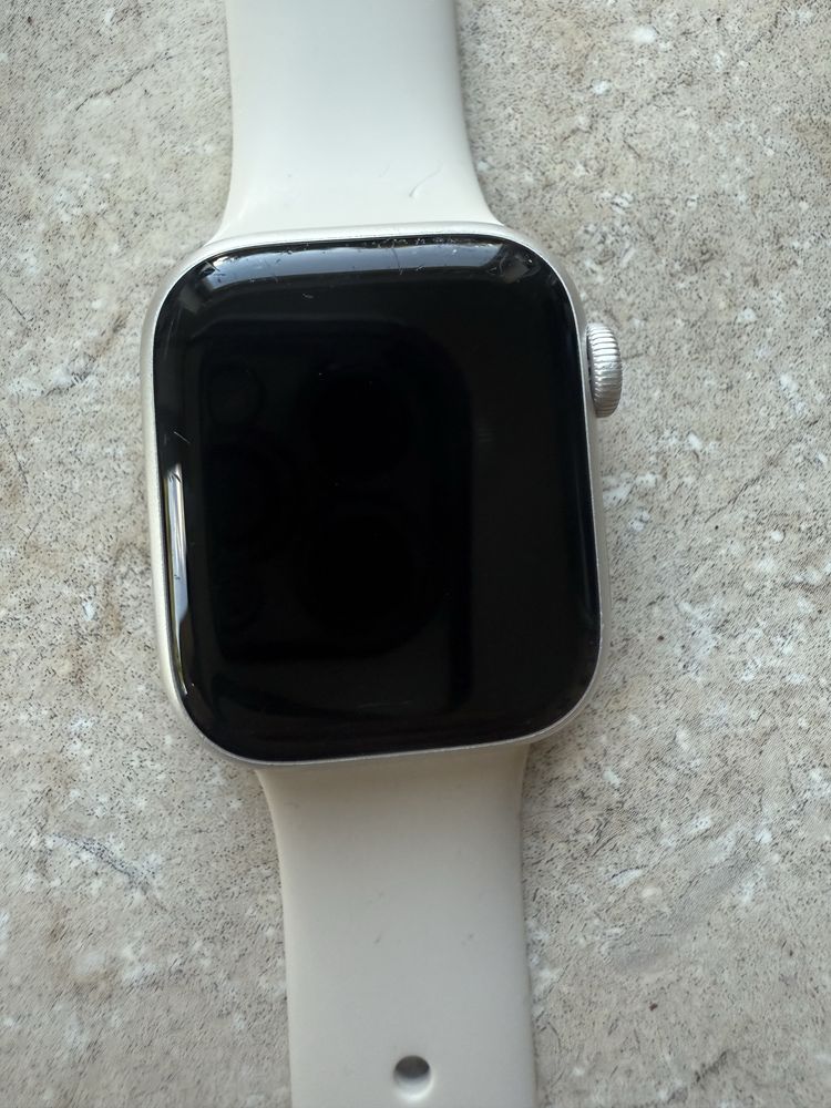 Smartwatch Apple Watch Seri8 GPS 41MM BEŻOWY + ŁADOWARKA