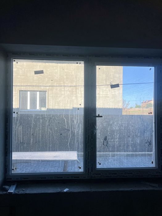 Вікно з двокамерним скло пакетом