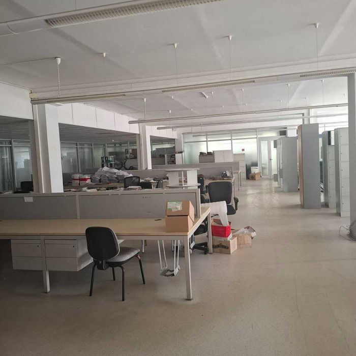 Офіс біля метро Лівобережна, без комісі, 220 грн. Від власника.