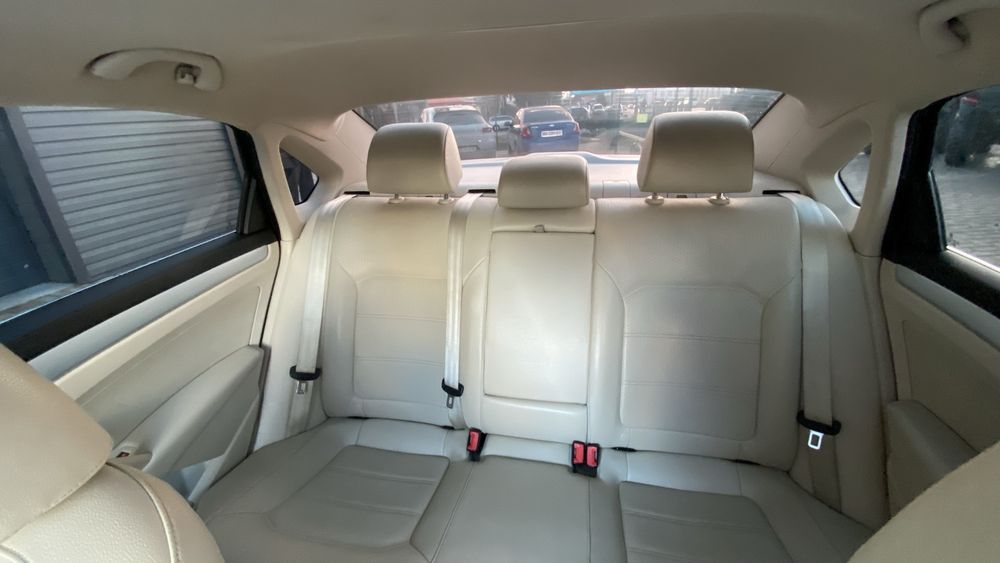 Volkswagen Passat 2012