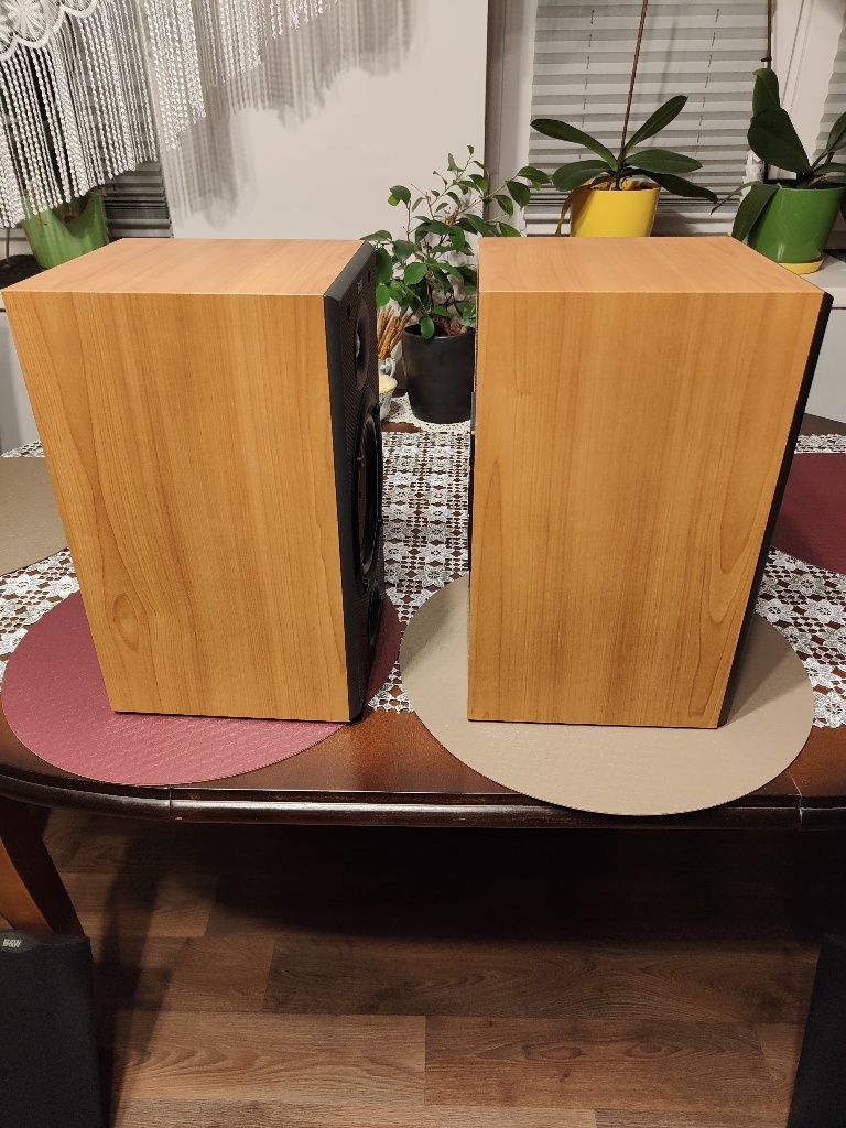 Kolumny Bowers & Wilkins