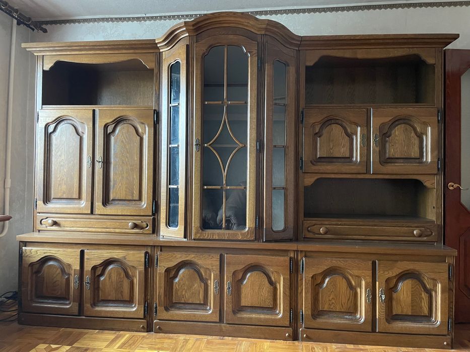 Мебель дубовая стенка