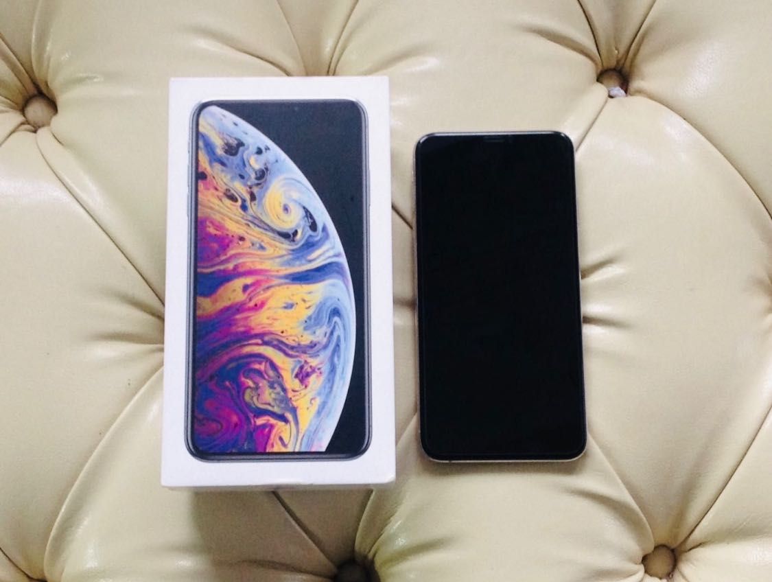 Ідеальний iPhone Xs на 256 gb + подарунки годиник та чохли