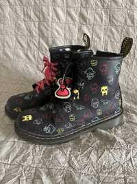 Dr. Martens шкіряні черевики Hello Kitty