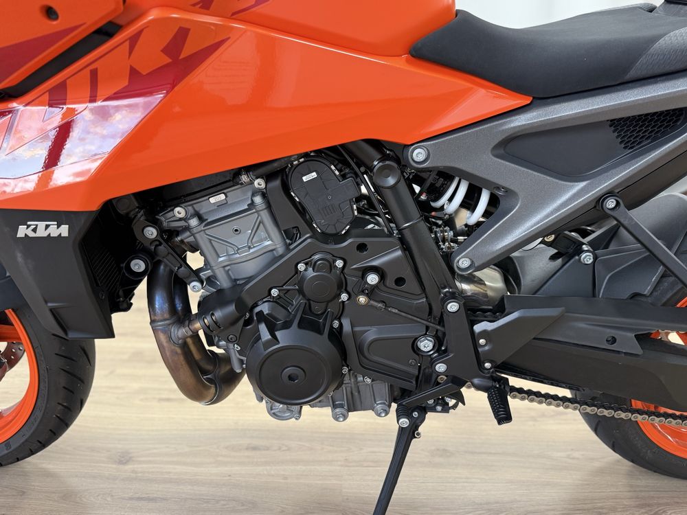 Ktm Duke 990, ano 2024, 1.500km