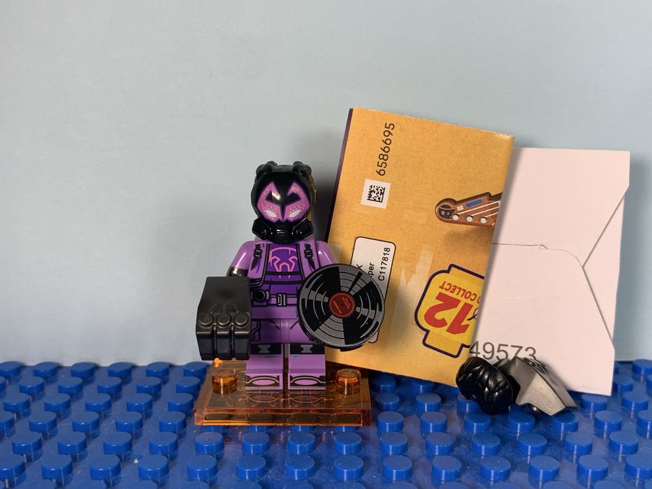 Lego 71050. Prowler. Lego Minifigures.