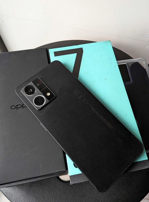 OPPO Reno 7 128GB 8GB smartfon + etui
