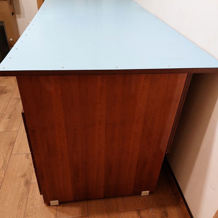 Стол двухтумбовый