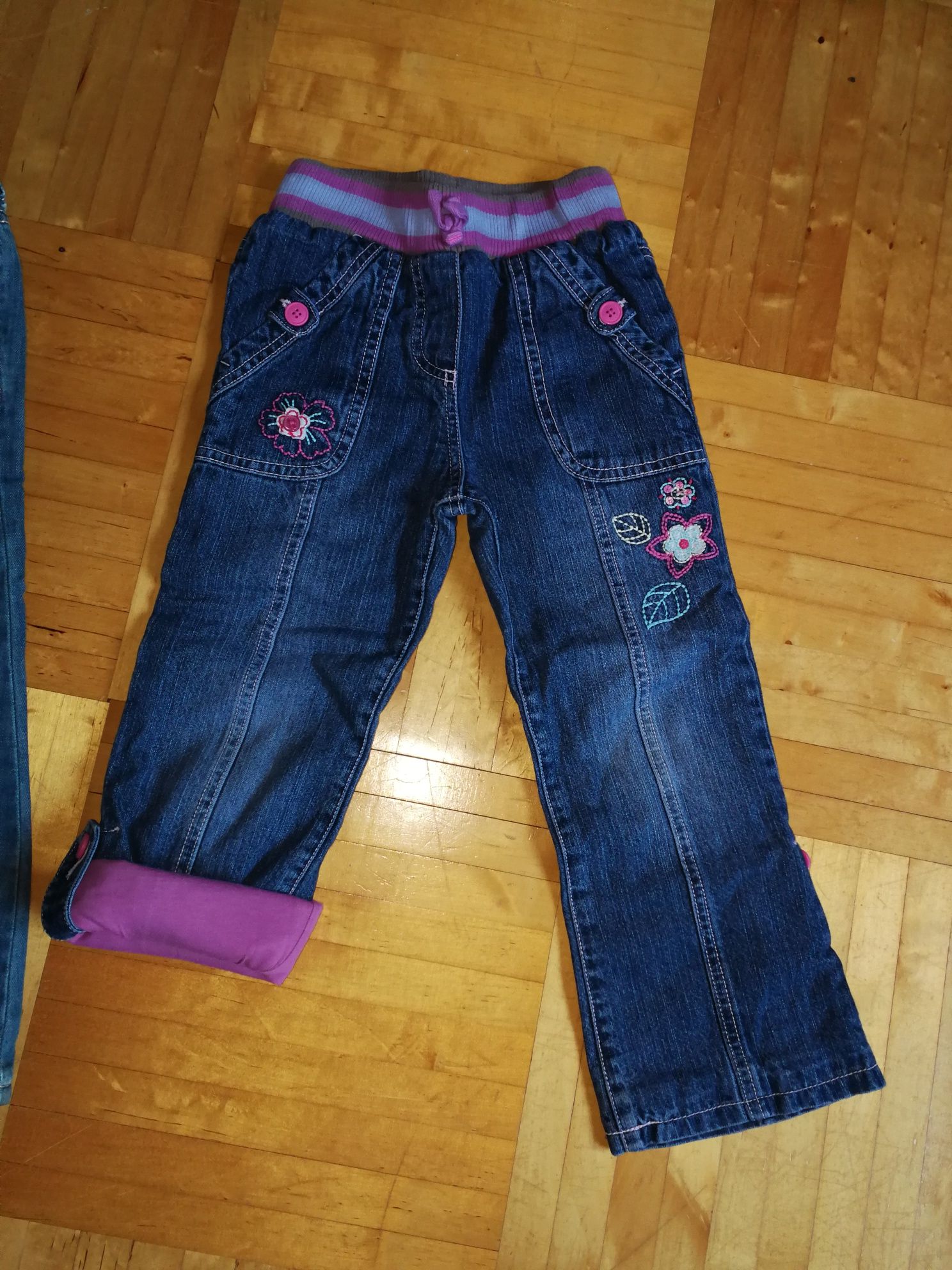 Spodnie  dziewczęce (9 szt.) na 110 cm