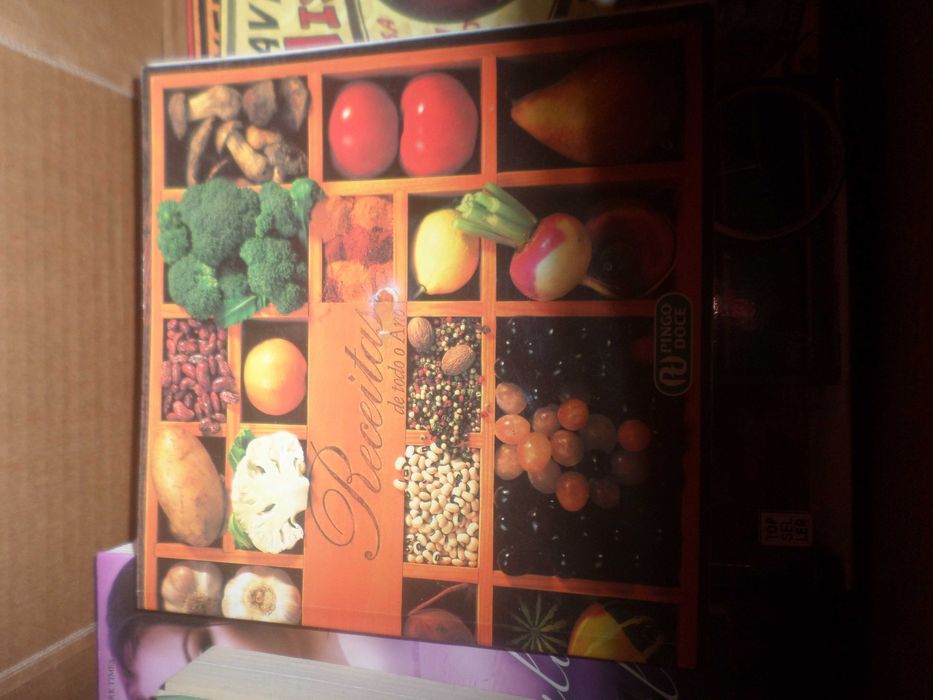 Capa com receitas/ 1 livros / revistas