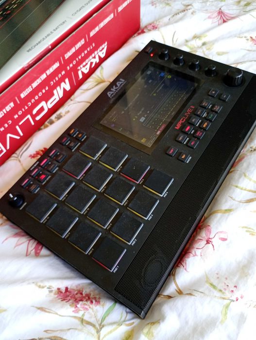 Akai Mpc Live 2 + 256 SSD + wtyczki