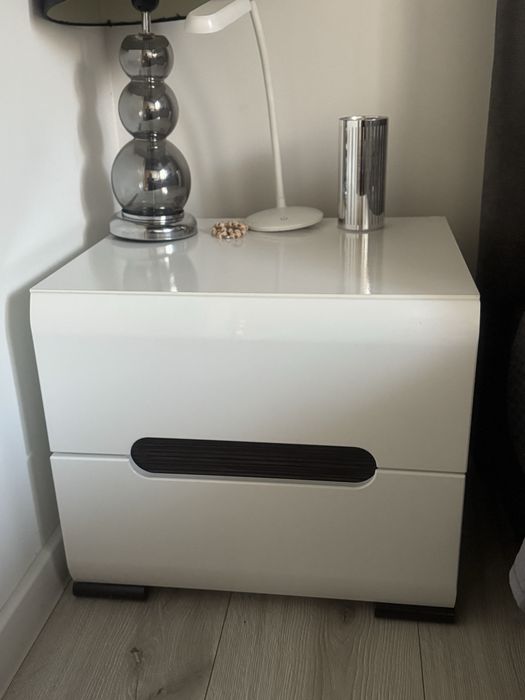 Meble do sypialni łóżko 160x200 plus szafki nocne