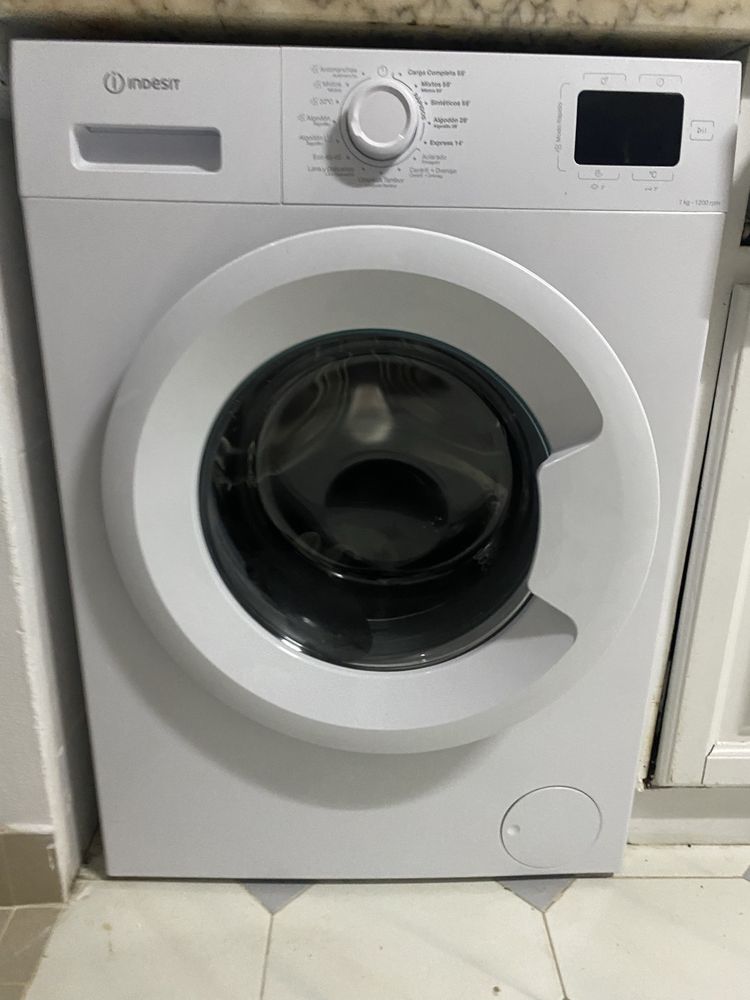 Vendo maquina de lavar roupa 7kgs