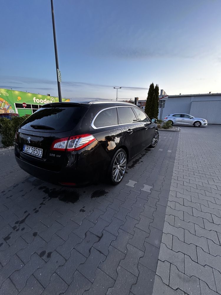 Peugeot 508 SW.