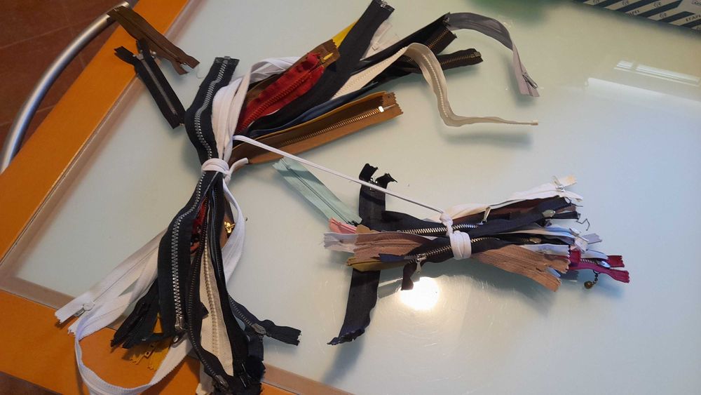 Fechos novos e usados e outras coisas de costura