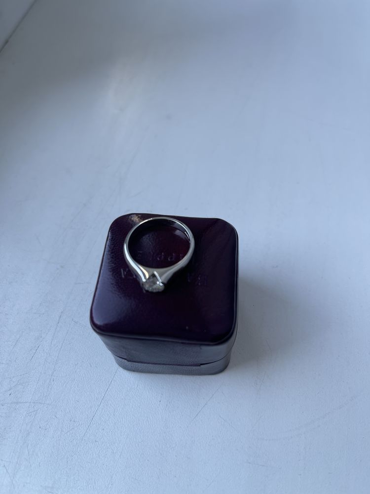 Кольцо с бриллиантом 0.7 ct