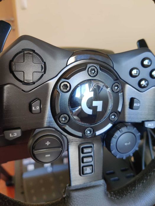 Volante Logitech G923 TRueForce + Pedais + Shifter (PS4/PS5/PC)