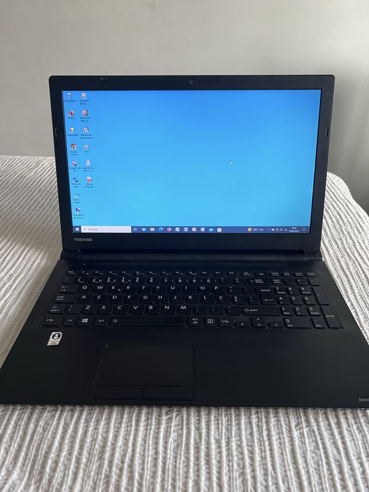 Portátil 15,6’’ Toshiba, Recondicionado, com bateria nova