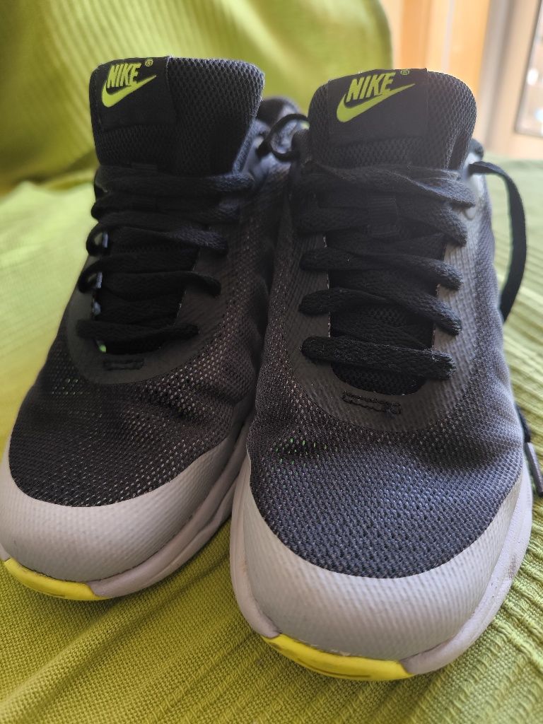 Sapatilhas Nike criança tamanho 34