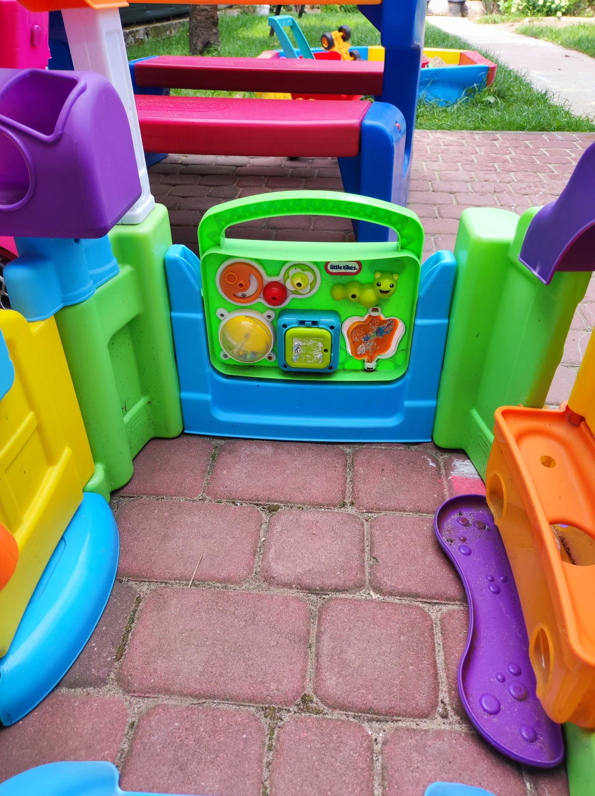 Domek Little tikes