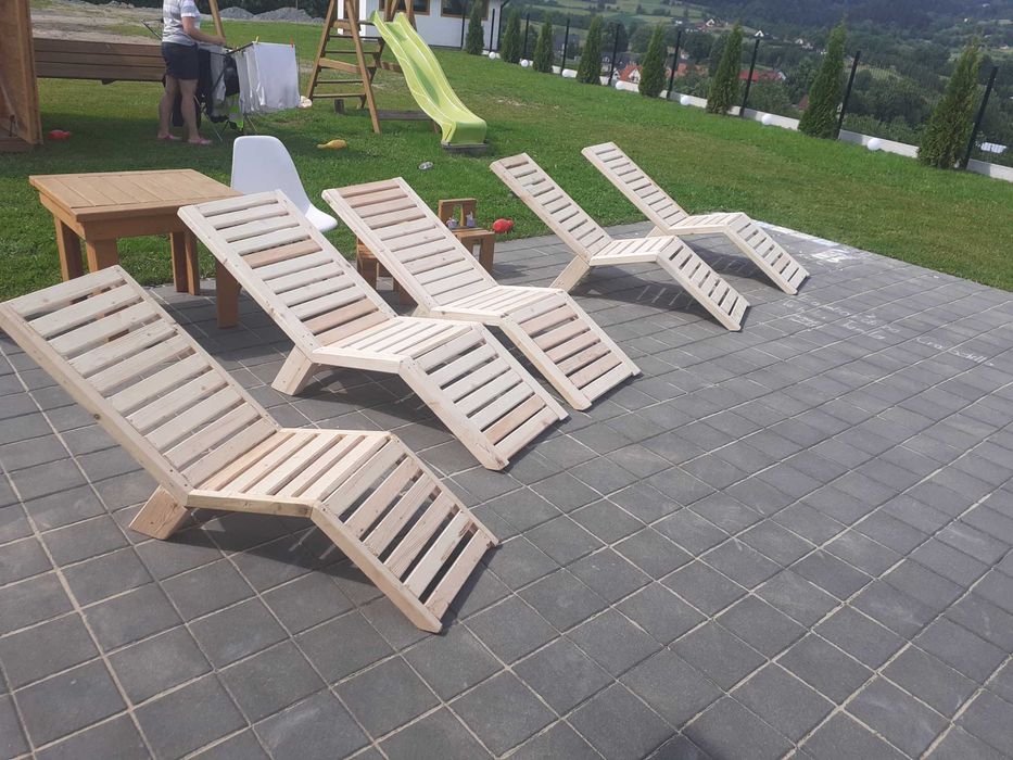 Zestaw ogrodowy drewniany+ 2 leżaki